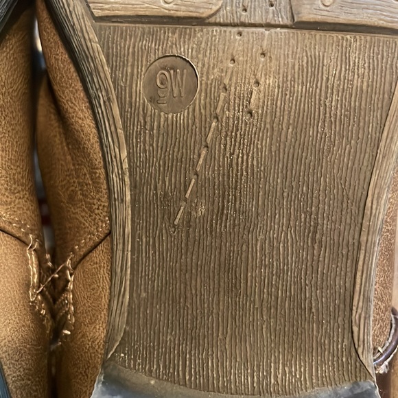 Beautiful tall boots! 9W - Picture 5 of 8